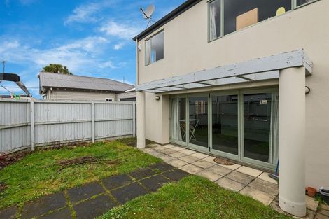 Photo of property in 1/19 Hills Road, Edgeware, Christchurch, 8013