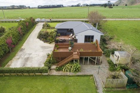 Photo of property in 88 Tokomaru Road East, Tokomaru, Palmerston North, 4474