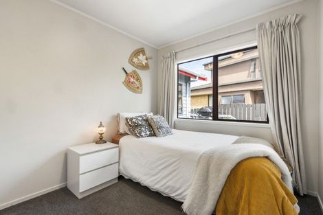 Photo of property in 6 George Laurenson Lane, Mount Roskill, Auckland, 1041