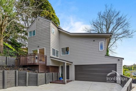 Photo of property in 10 Louise Place, Browns Bay, Auckland, 0630
