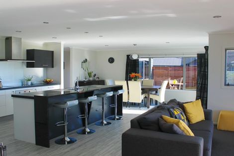 Photo of property in 6 Valkyrie Close, Carterton, 5713