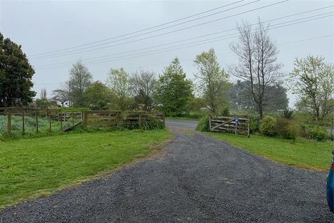 Photo of property in 275 Tararua Road, Levin, 5571