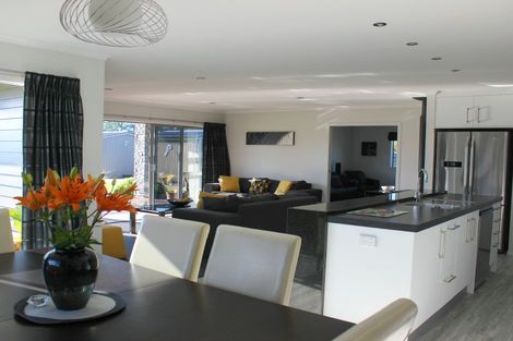 Photo of property in 6 Valkyrie Close, Carterton, 5713