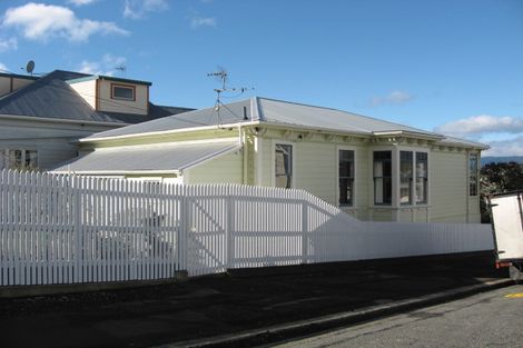 Photo of property in 12 Naughton Terrace, Kilbirnie, Wellington, 6022