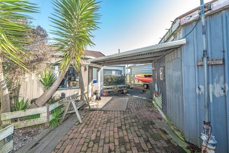 Photo of property in 2 Wharf Street, Castlecliff, Whanganui, 4501
