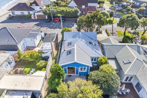 Photo of property in 27 Hinau Street, Eastbourne, Lower Hutt, 5013