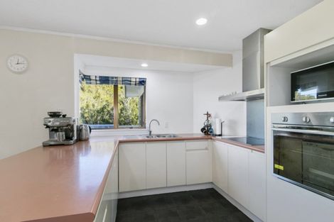 Photo of property in 35 Camellia Terrace, Maungaraki, Lower Hutt, 5010