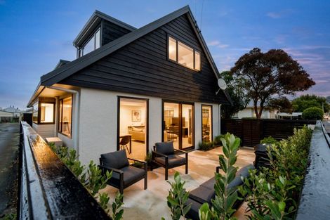 Photo of property in 165 Macandrew Road, South Dunedin, Dunedin, 9012