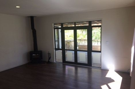 Photo of property in 1/282 East Coast Road, Forrest Hill, Auckland, 0620