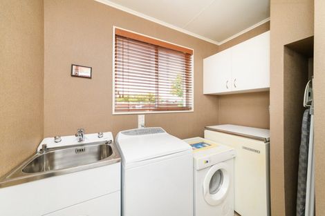 Photo of property in 6 Mudgway Place, Awapuni, Palmerston North, 4412