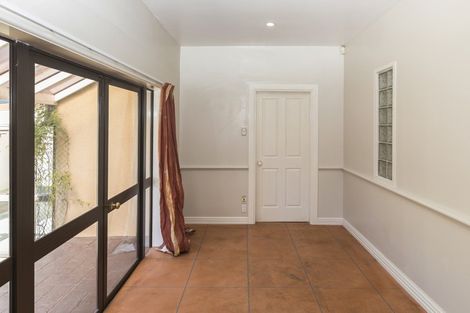 Photo of property in 30 Hamilton Avenue, Ilam, Christchurch, 8041