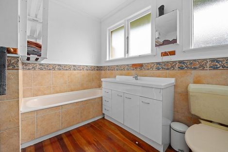 Photo of property in 11 Hilton Road, St Andrews, Hamilton, 3200