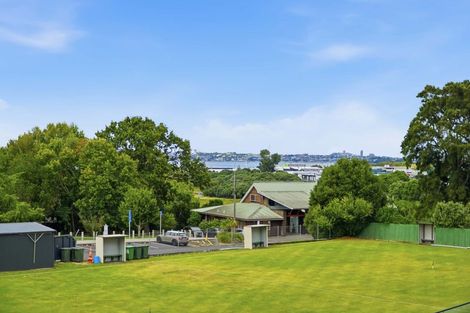 Photo of property in Frank Sargeson Apts, 104/74 Anzac Street, Takapuna, Auckland, 0622