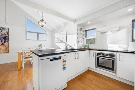 Photo of property in 1/30 Curacao Place, Half Moon Bay, Auckland, 2012