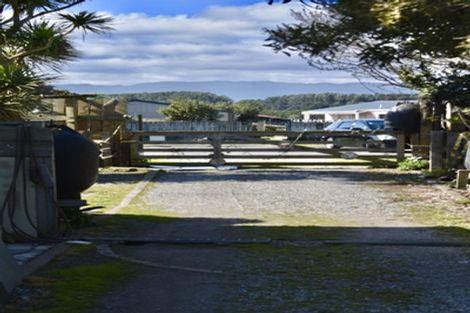 Photo of property in 4 Mavis Avenue, Waikawa Beach, Levin, 5573