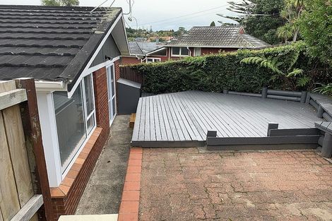 Photo of property in 15 Liston Crescent, Cockle Bay, Auckland, 2014