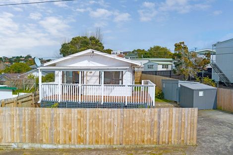 Photo of property in 1/40c West Coast Road, Glen Eden, Auckland, 0602