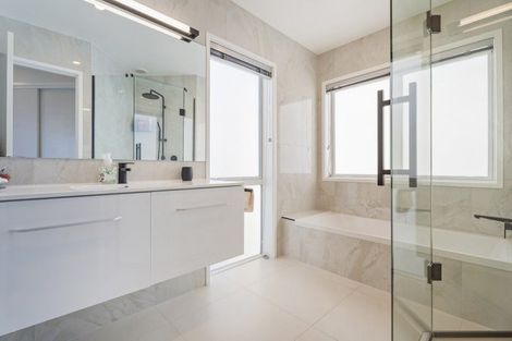 Photo of property in 105 Centennial Drive, Whitianga, 3510