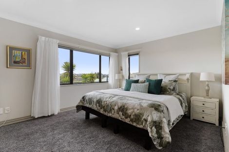 Photo of property in 53 Chesterfield Way, Orewa, 0931