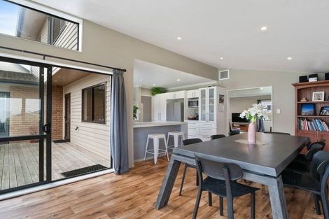 Photo of property in 1 Botanical Heights Drive, Waipahihi, Taupo, 3330