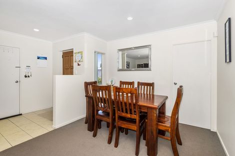 Photo of property in 36 Kayes Road, Pukekohe, 2120
