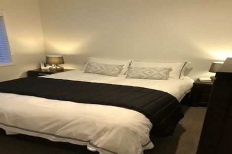 Photo of property in 104c Glanmire Road, Newlands, Wellington, 6037