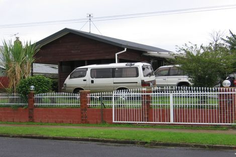 Photo of property in 61 Tiraumea Drive, Pakuranga, Auckland, 2010