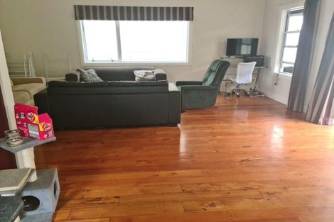 Photo of property in 18 Cruickshank Street, Kilbirnie, Wellington, 6022