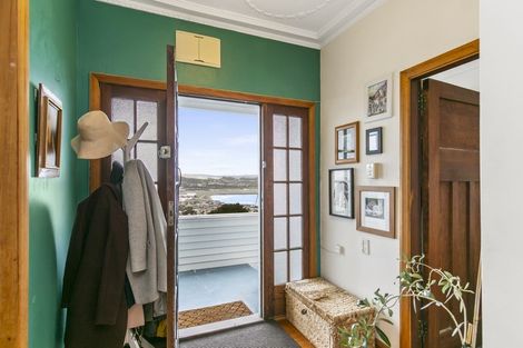 Photo of property in 94 Sutherland Road, Melrose, Wellington, 6023