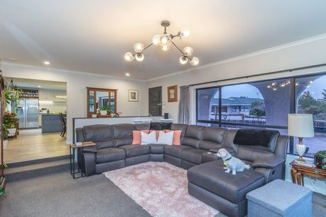 Photo of property in 12 Te Kama Street, Levin, 5510