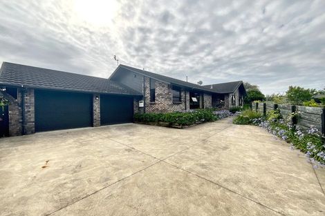 Photo of property in 61 Karina Road, Merrilands, New Plymouth, 4312