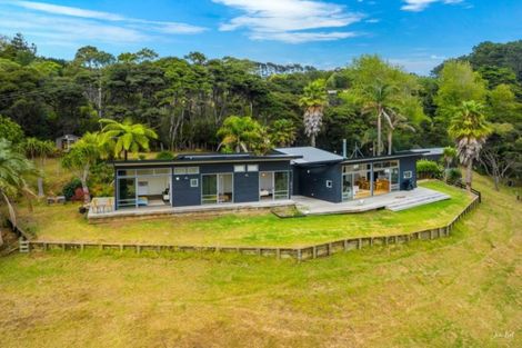 Photo of property in 126 Taiapa Road, Muriwai, 0881