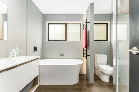 Photo of property in 28 Peterhouse Street, Tawa, Wellington, 5028