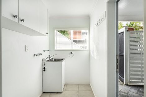 Photo of property in 2/36 Nihill Crescent, Mission Bay, Auckland, 1071