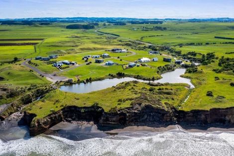 Photo of property in 6 Ironsands, Waverley, 4591