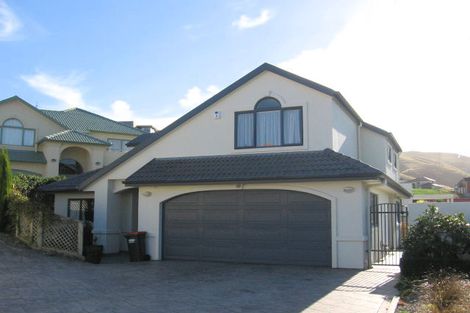 Photo of property in 14 Derry Hill, Churton Park, Wellington, 6037