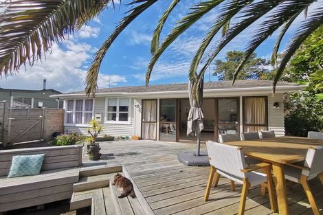 Photo of property in 24 Line Road, Glen Innes, Auckland, 1072