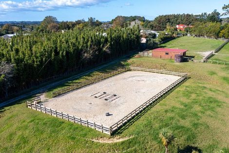 Photo of property in 412 Taupaki Road, Kumeu, 0892