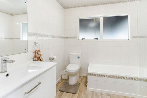 Photo of property in 36 Whitby Avenue, Whitianga, 3510