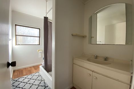 Photo of property in 2/133 Ennis Avenue, Pakuranga Heights, Auckland, 2010