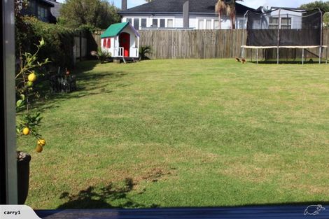 Photo of property in 584 Beach Road, Rothesay Bay, Auckland, 0630