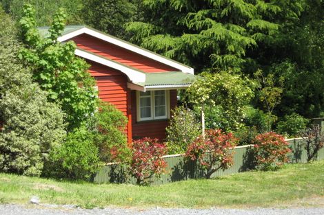 Photo of property in 34 Hampden Street, Picton, 7220