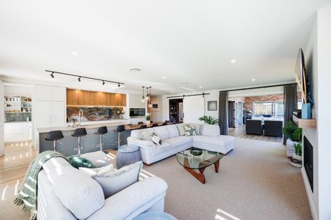Photo of property in 9 Paterson Lane, Kelvin Grove, Palmerston North, 4470