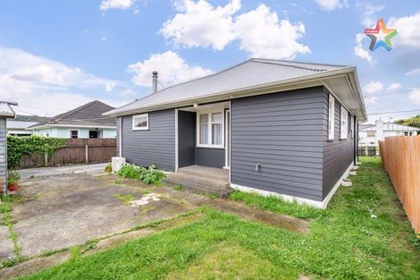 Photo of property in 43 Russell Road, Wainuiomata, Lower Hutt, 5014