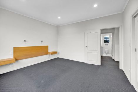 Photo of property in 8 Edna Wills Place, Hawera, 4610