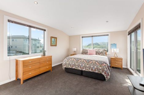 Photo of property in 3 Pendennis Point, Camborne, Porirua, 5026