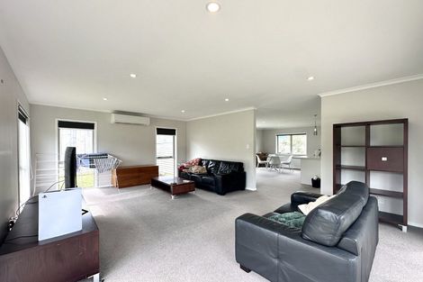 Photo of property in 6 Cory Jane Grove, Riverstone Terraces, Upper Hutt, 5018