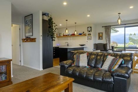 Photo of property in 15 Orbell Crescent, Te Anau, 9679