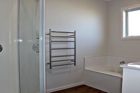 Photo of property in 3 Austin Reid Avenue, Carterton, 5713