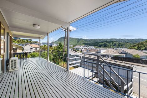 Photo of property in 62 Waikawa Road, Picton, 7220